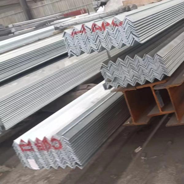 L Shape Carbon Galvanized Hot Dipped Galvanized Angle Iron In Container Delivery