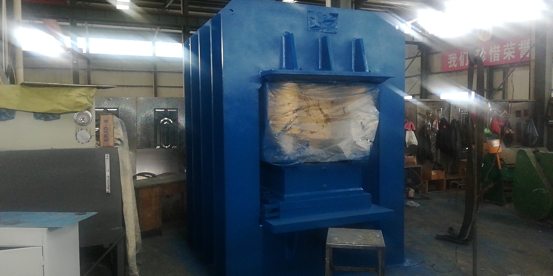 Машина 15KW одиночной двери действия стальной выбивая интегрировала