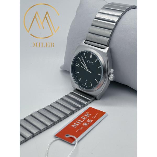 OEM Buen precio Reloj de muñeca de cuarzo de acero inoxidable Reloj de banda para hombres