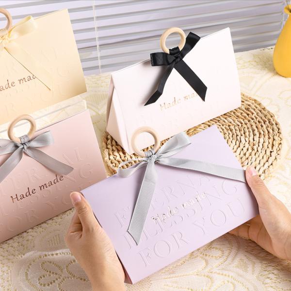 Logo personnalisé boîte pliante unique parfum de luxe emballage dur pour les parfums cosmétiques vêtements et bijoux