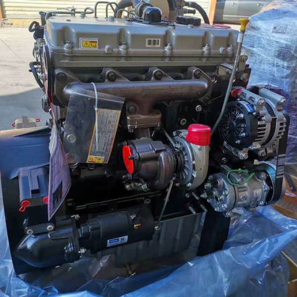 102KW Perkins C4.4 Engine 1104D-E44TA Diesel Engine 2200 Rpm