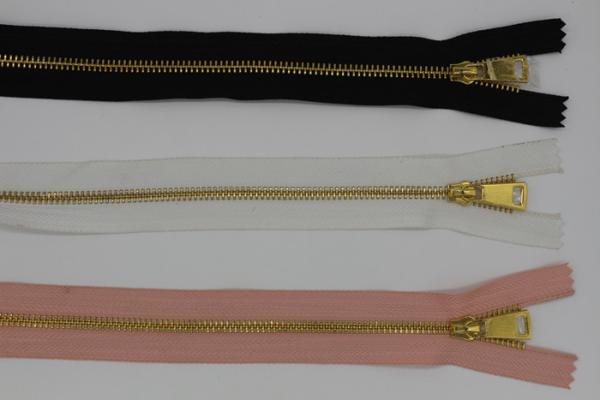 Open End Type Long Chain Metal Teeth Zipper 5# Polyester Tape For Leather Garments