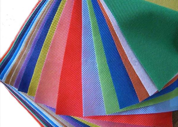 Tela 100% não tecida de Spunbond do ANIMAL DE ESTIMAÇÃO resistente ao calor do poliéster para sacos de compras