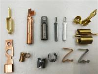 Les fabricants produisent des éclats de précision en cuivre, des manches d'insertion, des prises de courant, des prises de courant, des accessoires, des accessoires matériels