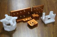 Pièces en plastique usinées par commande numérique par ordinateur d'OEM faites sur commande faites par l'acrylique de PEEK PMMA
