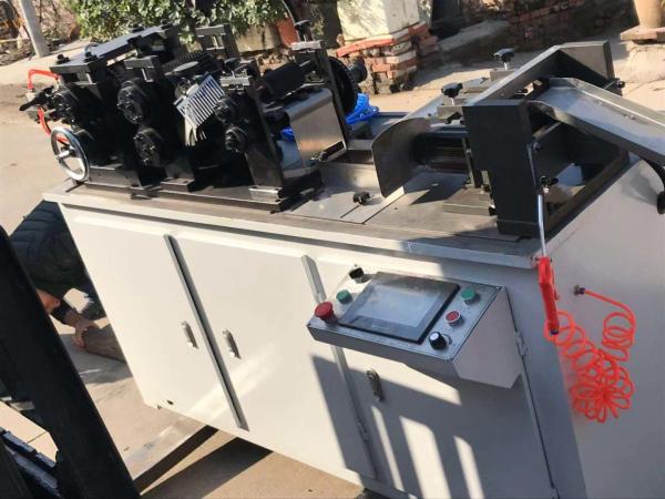 aleta do radiador da espessura do tubo de 2mm que forma a máquina, máquina do tubo de aleta