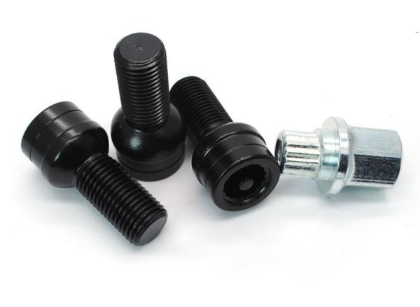 Durable Anti Sheft Locking Wheel Bolts Carbon Steel For VW / Golf / Jetta