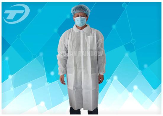 Caot descartável médico do laboratório do hospital branco dos PP/revestimento protetor descartável
