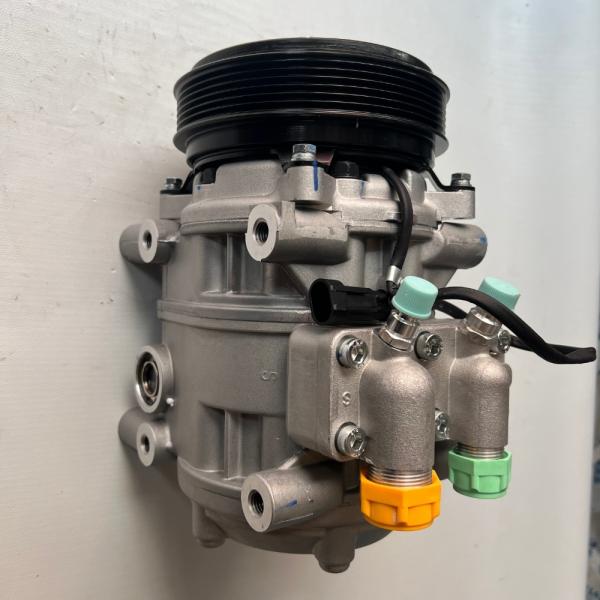 Suzhou King Long Higer Bus AC Compressor 2243060024A GY10P35