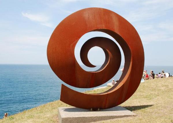 Resista à altura de aço resistente da espessura da escultura 2.5mm de Facete Corten/180cm