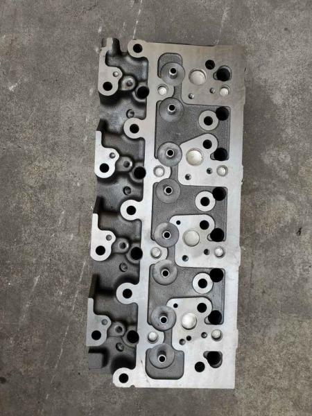 6204-13-1100 Engine Cylinder Head Komatsu Model 4d95 Material Casting