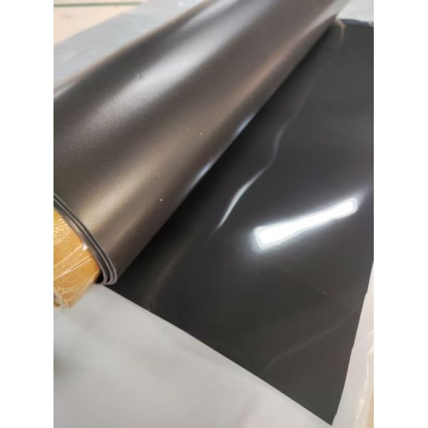 SlimFlex SR-S-15P black polyurethane foam, Density of 150 kg/m³