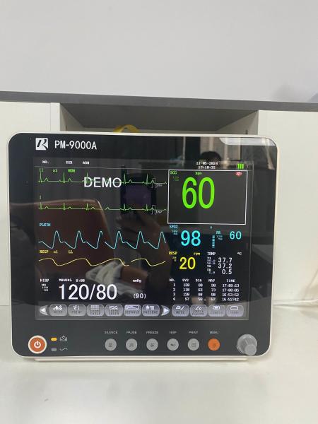 Monitor médico de 12 polegadas de tela cheia para monitoramento de pacientes de 6 parâmetros para UTI