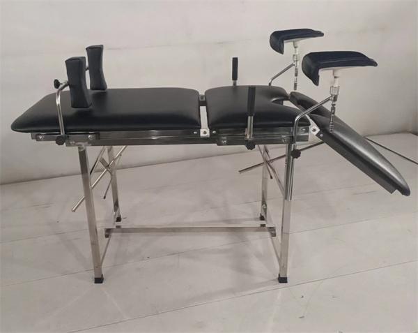 Medical Gynaecological Examination Bed Knock Down Construction Adjustable 150KG Load
