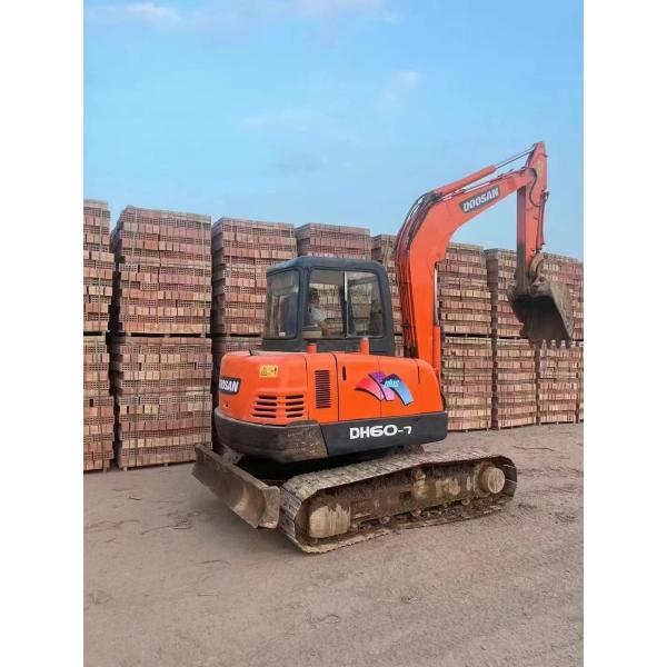 Excavateur Doosan DH60-7 d'occasion de Corée du Sud avec cylindre hydraulique d'origine