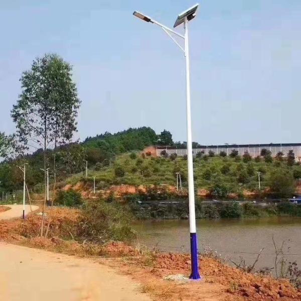 Smart Solar Parking Lot Lights , Solar Powered Street Lights 7M Single Arm Pole