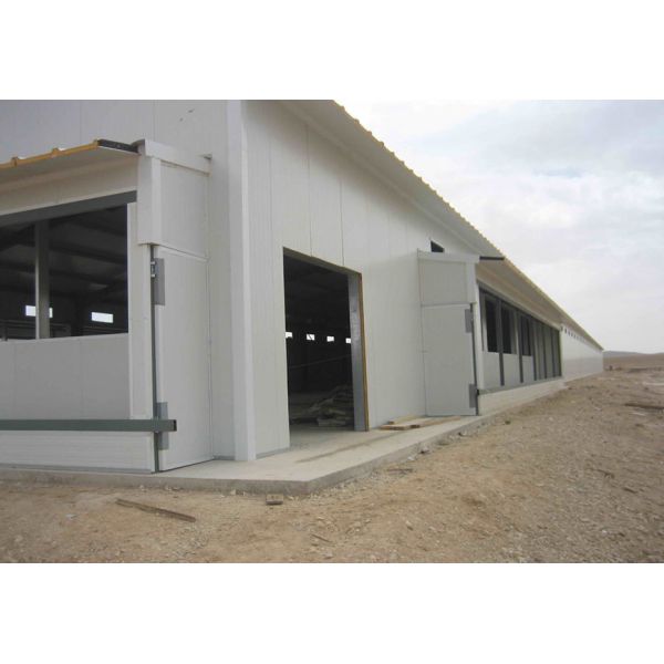 ASTM C518 ISO8301 Steel Structure Poultry House Hot Dip Galvanized Broiler Farm House