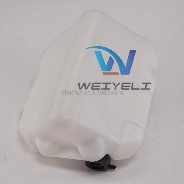 Le réservoir d'expansion du liquide de refroidissement Komatsu PC200-8 GD755-5R 21T-06-11351