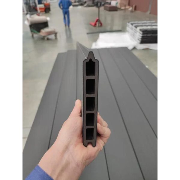                    Matte Finish WPC Fencing Panel Easy Clean for Office Courtyard              