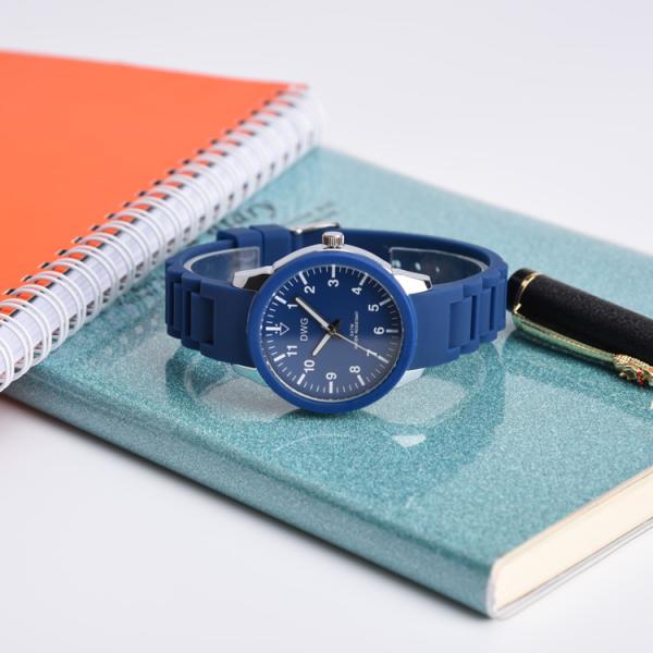 Brand New Silicone Watch Wristband Watch for Women DWG--R0058