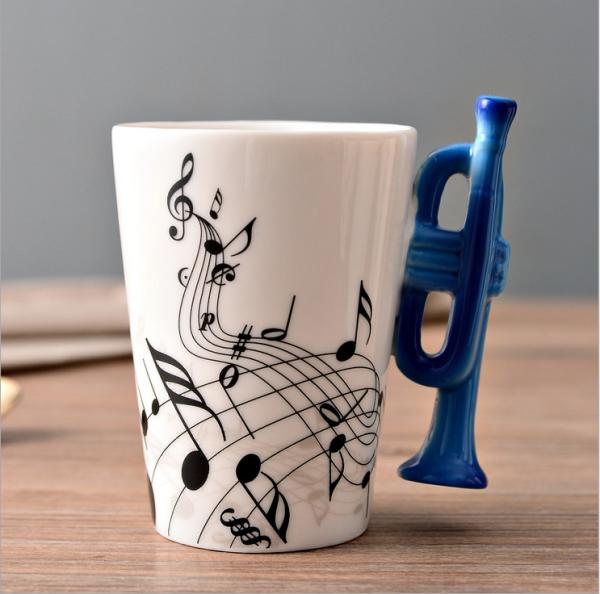 Creative two tone color glazed ceramic V Shaped Mug with musical instrument handle