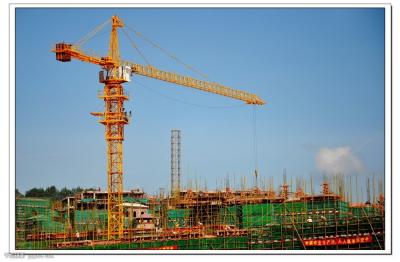 Auto que erige o guindaste de torre da construção com o m/min da construção de aço 4,25 - 80 que iça a velocidade