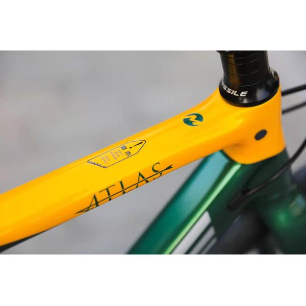 Углеродный роудбайк Легкий дисковый тормоз Велосипед 8,5 кг без педалей с углеродным каркасом