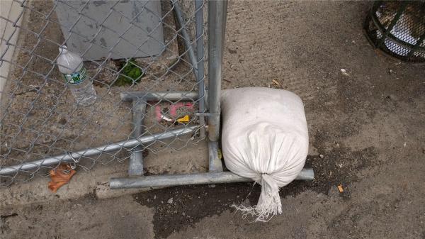 chain link temporary construction fence panels 6FT X 10F Mesh 2 3/8  x 2 3/8 ( 60mm x 60mm ) x 12 gauge wire