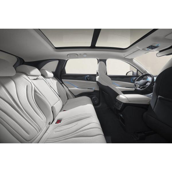 BYD Fregata de automóviles eléctricos 07 Glory Edition Diseño hexagonal Concha Color interior blanco