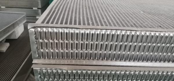 Aluminum tube fin air to air Heat Exchanger Core for heavy duty charge air coolers