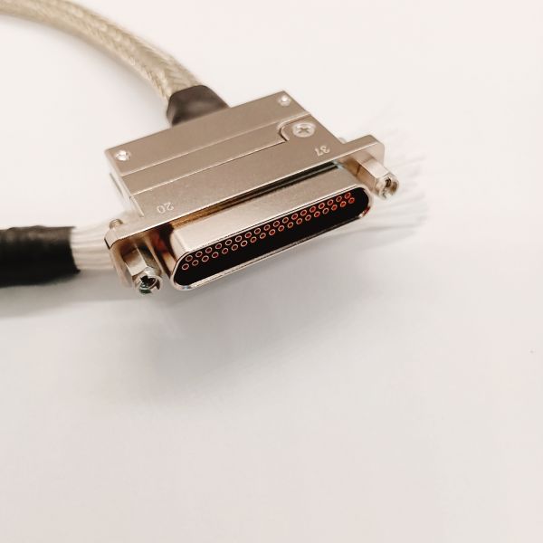 Metal Electrical Plug Connector 9 Pin - 144 Pin Mini D Connector With Shielding Braid Cable Clipper