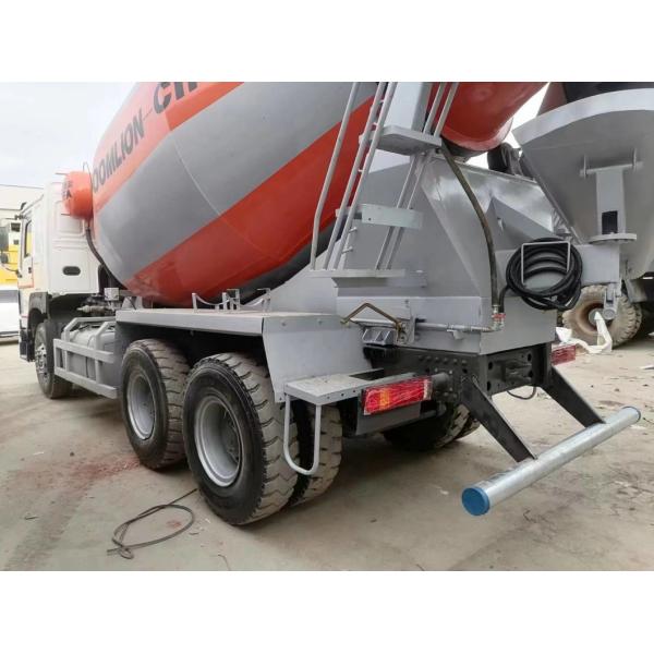 6×4 Sinotruck HOWO Микширующий танкер с размером 8500x2500x3600 мм