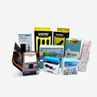 Industria del embalaje de papel Diseñar paquete con productos de cuidado de la piel, conjuntos de maquillaje y herramientas de belleza