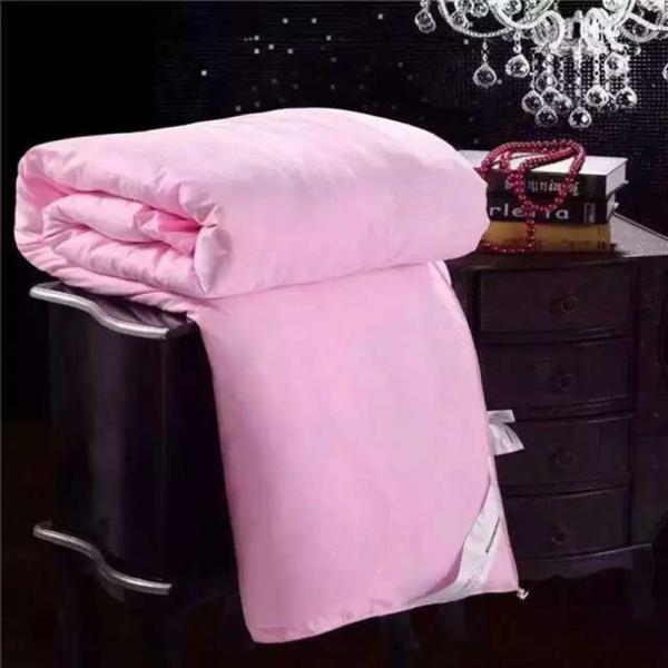 Natural mulberry silk quilt 100% cotton jacquard fabric in light pink /dark pink color