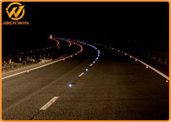 High Brightness Low MOQ Glass Catseye Road Stud For Highway Capacity 20 Tons