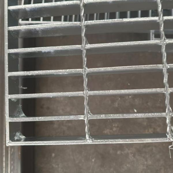 40mm Footstep To Weigh Non-Slip Steel Grating Industrial