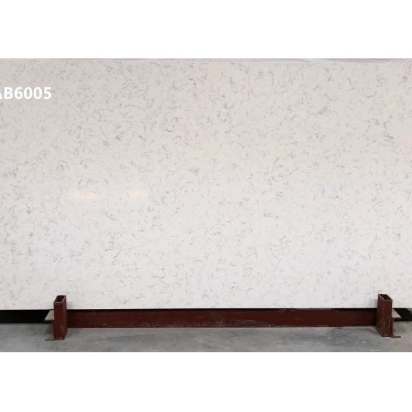 Отполированное сопротивление белых Countertops кварца Каррары сильное, который нужно поцарапать
