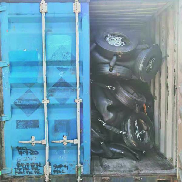 2.5*4m ISO Inspection Standard Hydro Pneumatic Yokohama Rubber Fender With Black Tyres