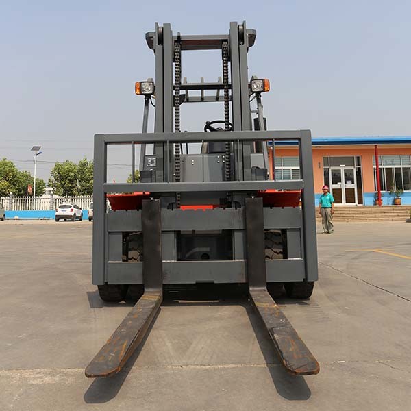 CPCD80 8 Ton Forklift ISUZU 6BG1 Diesel Powered Forklift High Power