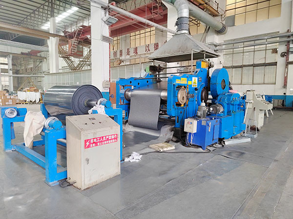 Customized Working Layer Rubber Mixing Machine Blue Green Color Suitable For Industrial Rubber Processing Loading Port