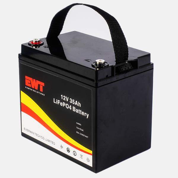 La batería del scooter es de 12V 35AH Batería recargable con función Bluetooth