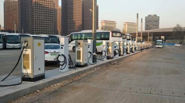 High Power Output DC EV Charger CCS2 Fast Charging Station 0-250A 180kW