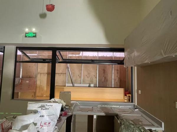 Thermochromic Self-Tinting Folding Windows - 30% Auto-Darkening Range