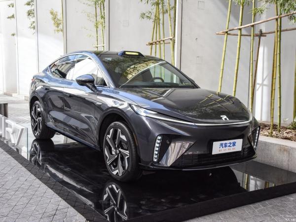 200 Km/H Top Speed Electric Car EV Long-Range Screen Master for Rising Auto R7 2023