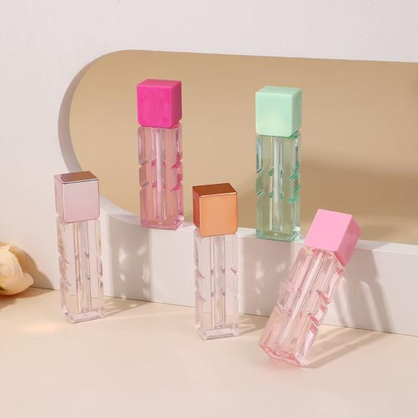 Tubo irregular de esmalte labial de 3,5 ml con cepillo de varios colores