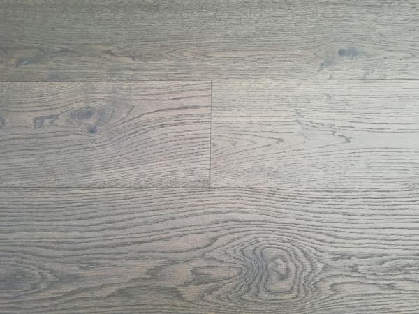 Le chêne européen de catégorie de caractère a machiné le plancher en bois avec le gris souillé