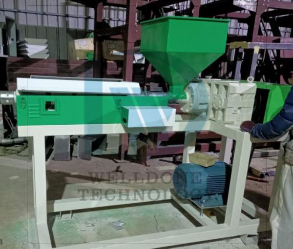 Tela de máscara PP por pulverización por fusión 600 kg/día Extrusora de tela fundida por soplado