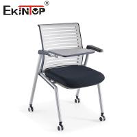 Cuadro de capa de polvo Cama de entrenamiento de la silla de malla respaldo con el reposabrazos de la tableta de escritura y ruedas giratorias