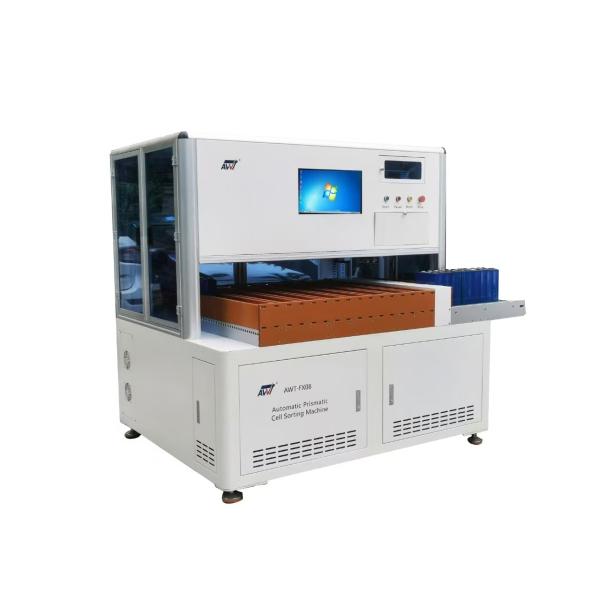 Machine automatique de tri des cellules prismatiques