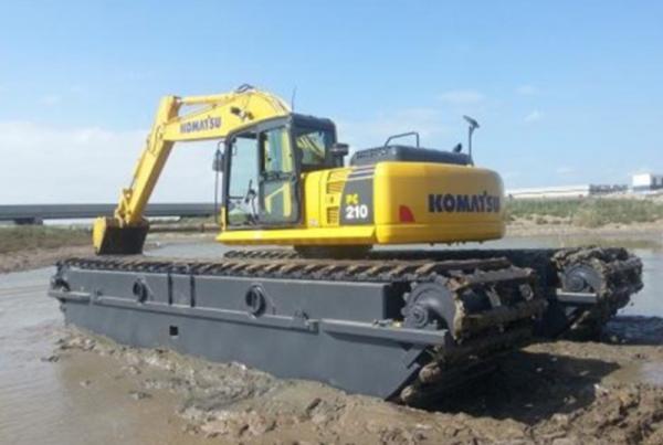 Amphibious Excavator Customizable Floatation Capacity With Drive Motor For Operation In Wetland And Water Projects